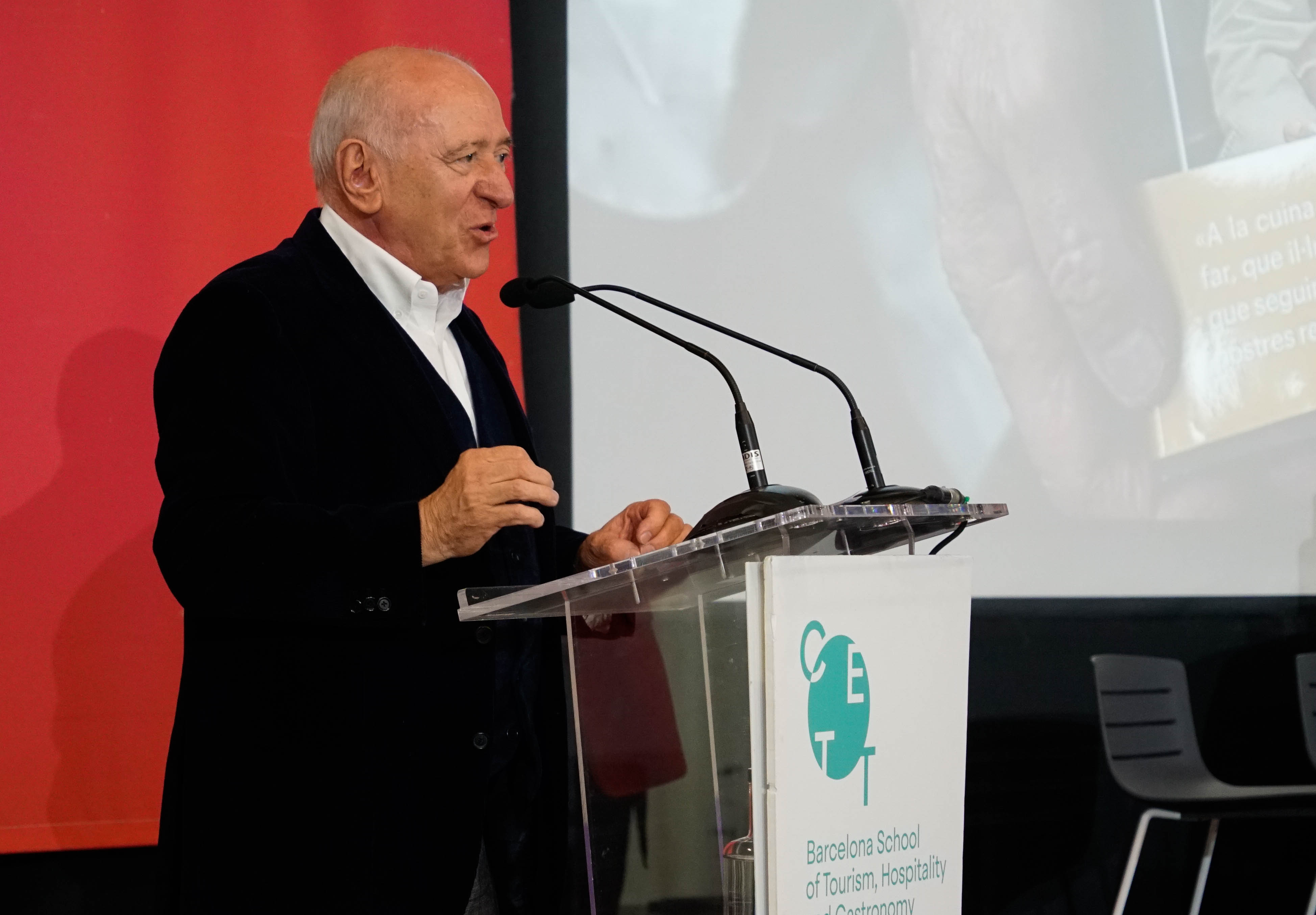 Photography from: La revolució de les dades i la IA, al centre de la XVIII Trobada Gastronòmica | Aula Restaurant